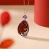 Yuebao Jewelry Plata Pura S999 Ámbar Rojo Estilo Chino Vintage Esmalte Urraca Flor de Ciruelo Hueco Gota de Agua Colgante para Mujer Colgante de Plata