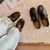 Mocasines de Plataforma de Piel de Vaca Retro para Mujer, Estilo Perezoso Slip-on Estilo Británico Zapatos Pequeños de Piel con Hebilla Dorada Pequeña, Zapatos Planos de Una Sola Pieza
