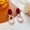 Pendientes de Rosa Vino Tinto de Año Nuevo Pendientes Dorados Mariposa Retro Suave Estilo Port Pendientes sin Agujeros en las Orejas