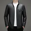 Jaqueta de Couro Curta Masculina Tendência Versátil com Lapela Outono 2025 Nova Moda Casual Jaqueta de Couro PU para Homens