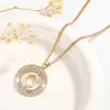 Joia de Liga Europeia e Americana Mais Vendida Transfronteiriça Colar com Pingente de Letra Incrustado com Strass Pingente de Colar Feminino em Forma de Letra Oca