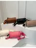 Bolso de hombro de cuero para mujer 2026, bolso pequeño tipo cubo con correa ancha, diseño cilíndrico versátil, estilo nuevo, adecuado para ventas transfronterizas
