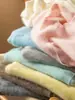 Benefício da baixa temporada! Suéter macio e amigo da pele em cores de doces franceses, cardigã que retém o calor e quente, modelo de outono 26 H081605