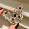 Broche de Borboleta de Pérolas e Strass de Alto Padrão Estilo Francês para Mulheres, Broche Luxuoso e Elegante, Broche da Moda para Casacos, Acessório Inspirado em Chanel