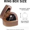 Caja de anillo de madera de nogal en forma de corazón con logotipo grabado a láser, anillo de diamante de compromiso portátil, caja de embalaje de madera maciza en forma de corazón