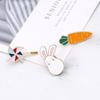 Accesorios estilo coreano lindo creativo Broche de conejo y zanahoria moda versátil Pin de molino de viento insignia de dibujos animados