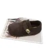 Sapatos Birkenstock de Pelúcia Versátil de Luxo Leve, Sapatos Quentes e Peludos para Mulheres Usarem ao Ar Livre no Outono e Inverno, Novos Sapatos Birkenstock de Algodão de Nicho para Mulheres