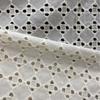 Tecido de Renda Bordada Floral Tridimensional de Algodão Puro Branco, Tecido de Renda em Estoque com Barra Larga de Renda