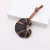 Moda Más Vendido Hebilla de Croissant Colgante de Imitación de Cuero Llavero Decoración Colgante de Bolsa Fábrica Venta al por Mayor