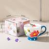 Caneca de cerâmica para café da manhã e leite com relevo pintado à mão na cor sob esmalte, capacidade grande, caneca floral para amantes com atacado transfronteiriço