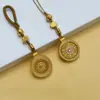 Pingente Chaveiro de Carro Bússola Auspiciosa Oito Tesouros Banhado a Ouro com Fivela de Segurança de Diamante, Ornamento Rotativo, Presente para Amigas