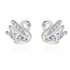 Nuevos y exquisitos pendientes de botón de cisne, lujo ligero, modelado de animal inteligente, nueva llegada, combinación de moda, regalo