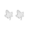 Agita el sonido de los nuevos pendientes de arce blanco para mujer estilo ins viento frío estilo coreano temperamento aretes pequeños para orejas joyería para el oído venta al por mayor