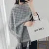 Cachecol de dupla face em falso cashmere vermelho com duplo G para mulheres, xale festivo vermelho chinês com franjas e aquecedor de pescoço para mulheres