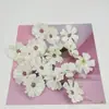 Venta al por mayor de fabricantes de crisantemos y margaritas artificiales pequeñas para decoración del hogar, horquillas hechas a mano para bricolaje, accesorios de decoración de ropa con flores