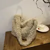 Bolso de Peluche Grande de Estilo Coreano Transfronterizo Bolso Cruzado Nuevo de Moda Otoño e Invierno para Mujer Bolso de Hombro para Viajar Bolso de Mano