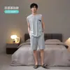 Conjunto de Pijama Masculino de Modal para o Verão com Colete Fino Sem Mangas e Shorts para Adolescentes Roupa Simples Casual para Casa