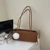 Bolsa Feminina de Grande Capacidade 2025 Novo Modelo para o Dia a Dia Versátil Bolsa Baguete Outono e Inverno Retrô Maillard Bolsa de Ombro