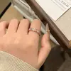 Novo anel feminino 2024 com diamantes rosa degradê, totalmente cravejado, de luxo leve, estilo francês, requintado, versátil, de ponta, com design aberto
