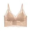 Lencería sexy de camisola de encaje estilo francés para mujer, hecha de modal y seda, con copas interiores transpirables y cómodas, diseñada para realzar y levantar bustos pequeños y embellecer la espalda