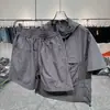 Conjunto de verano para hombre de secado rápido con manga corta, ropa de trabajo transpirable, conjunto de dos piezas de pantalones cortos tipo jersey ligeros con bolsillo con cremallera en la parte superior para hombre