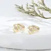Pendientes Elegantes Estilo Nuevo 2023 Diseño de Nicho Femenino Sentido de Diseño Pendientes de Lazo de Circonita Hebilla de Oreja Simple Personalizada Estudiante