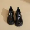Mocassins Femininos Deslumbrantemente Bonitos 2026 Verão Novos Sapatos com Solado Grosso para Aumentar a Altura para Combinar com Saias, Sapatilhas Mary Jane da Moda