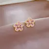 [Acero de Titanio] Conjunto de Collar y Pendientes Flor de Cinco Pétalos Lujo Ligero Personalidad Microincrustada Elegante Combinación de Pendientes y Collar para Banquete