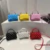 Bolsa Quadrada Pequena Versátil Tendência Verão 2026 Nova Moda Simples Elegante Fofa de Bolinhas