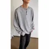 Nova Camiseta Henley Masculina de Cor Sólida com Manga Longa Estilo Americano Outono Inverno Nova Solta Pesada Tendência Solta
