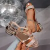 Sandalias de Verano 2026 Estilo Hada para Exteriores con Tacón Grueso de Una Correa Talla Grande para Mujer, Venta Directa del Fabricante, Venta al por Mayor Transfronteriza