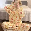 Pijama con estampado de oso de dibujos animados para mujer, nuevo conjunto de primavera y otoño de manga larga y pantalón largo, ropa de estar elegante y linda para niñas