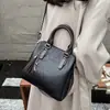 Bolsa de Mão Retro Fashionável Nova Outono 2026 Grande Capacidade Elegante Casual Feminina Bolsa de Ombro Transversal