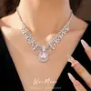 Aretes Colgantes de Encaje con Zirconias y Tachuelas Plateadas y Collar, Cadena para Clavícula de Lujo Ligero de Nicho, Set de Joyería Exquisita Estilo Palacio