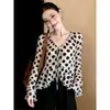 Camisa Retro de Lunares con Cuello en V y Mangas Largas para Mujer 2026 Nuevo Diseño de Primavera con Cordones Estilizado y Top Elegante Versátil