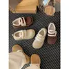 Zapatos de Algodón para Nieve con Suela Gruesa y Pequeño Aumento de Altura Estilo Retro para Mujer Invierno 2025 Nuevos Cálidos de Abrigo Antideslizantes Birkenstock Zapatos de Piel