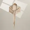 Venta al por mayor transfronteriza del fabricante Bufanda cálida de cachemir para Otoño e Invierno 2025 Bufanda triangular estilo chal de doble uso en stock