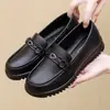 Sapatos de Caminhada Populares com Salto Anabela e Solado Grosso para Mulheres, Novo Estilo Verão 2026, Respiráveis com Recortes, Confortáveis, Casuais, Slip-On