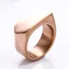 Tendencia de moda en joyería para hombres grandes europeos y americanos anillo de acero inoxidable con forma de flecha minimalista de acero de titanio al por mayor en stock