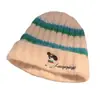Gorro de punto lindo estilo japonés para cachorro para mujer, gorro cálido para proteger las orejas de otoño e invierno, gorro de punto a rayas para circunferencia de cabeza grande