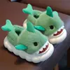 2023 bolsa infantil de tiburón tacón zapatillas de algodón nuevos niños hogar antideslizante caricatura niños niñas zapatos de algodón invierno