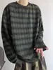 Camiseta Casual de Manga Longa com Gola Redonda, Listras Verticais em Degradê, Caimento Solto, Rasgada, Semi-Transparente e Barra Desfiada, Nova para Primavera e Outono