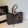 Bolsa de Lona para Mulheres, Grande Capacidade, Novo Estilo 2026, Bolsa de Ombro Versátil Casual, Bolsa Tote Muito Estilosa para Estudantes que Vão para a Aula