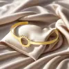 Fabricante direto coleção de pulseiras de anel liso joias de aço inoxidável luxo leve design de ponta abertura oca pulseira de aço titânio
