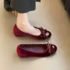Bailarinas de Terciopelo Francés con Empalme de Lazo y Tacón Oculto 2026 Otoño Nuevos Zapatos Retro de Suela Suave Rojos