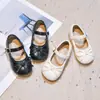 Zapatos de Cuero para Niñas 2026 Primavera y Otoño Nuevos Mocasines con Lazo Versión Coreana Zapatos Suaves con Velcro para Niños Pequeños