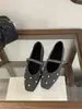 Zapatos de felpa de punta cuadrada para mujer, nuevo modelo de invierno con pedrería, aumento interno de altura, zapatos Mary Jane, zapatos peludos para ir al trabajo