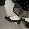 Zapatos Individuales Muy Elegantes Cuadrados Pequeños con Lazo Degradado de Piel de Oveja Primavera 2026 Tacón Medio Grueso Piel Genuina Corte en V Boca Baja para Mujer