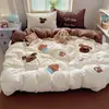 Lindo Portavelas Oso Bordado en Toalla Suave y Acogedor Juego de Ropa de Cama de Algodón Puro Lavado de Cuatro Piezas Juego de Sábanas de Tres Piezas para Estudiante
