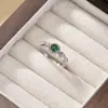 Anillo de Plata Esterlina S925 Yilu Azul Plateado Jade de Agua Redondo Hoja Retorcida Lujo Ligero Moda Único Entrega Directa de Fábrica